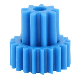 El doble adapta los engranajes de la alta precisión del engranaje plástico que moldean en color azul